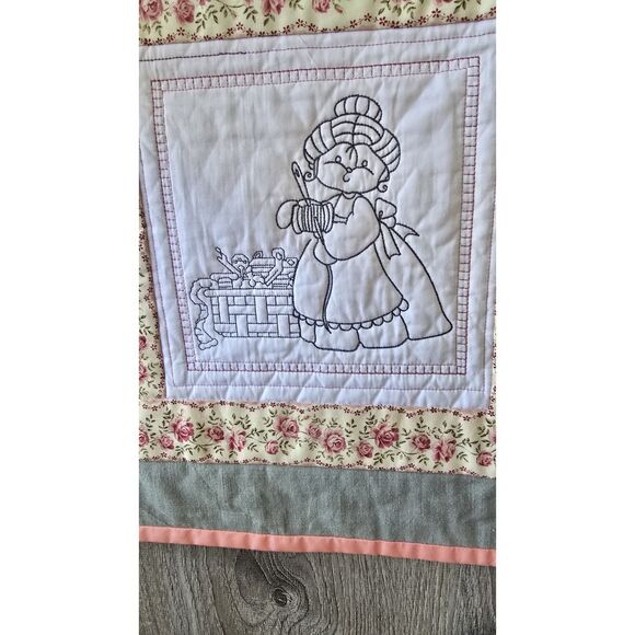 Sweet " Little Quilting Lady " Machine Embroidered Squares  On A Quilt 47x37" - Picture 5 of 16